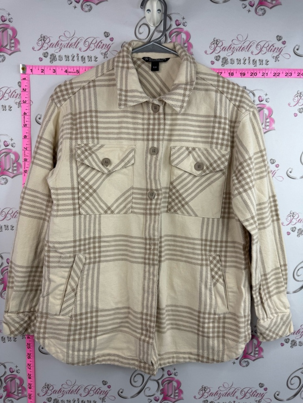The bc clothing co shirt Plaid Button-Front Shacket Jacket in Cream and Beige